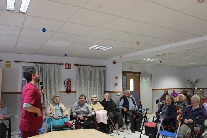 Esta mañana hemos participado en nuestra ya tradicional Tómbola de Navidad.
¡Enhorabuena a los premiados! 🎁