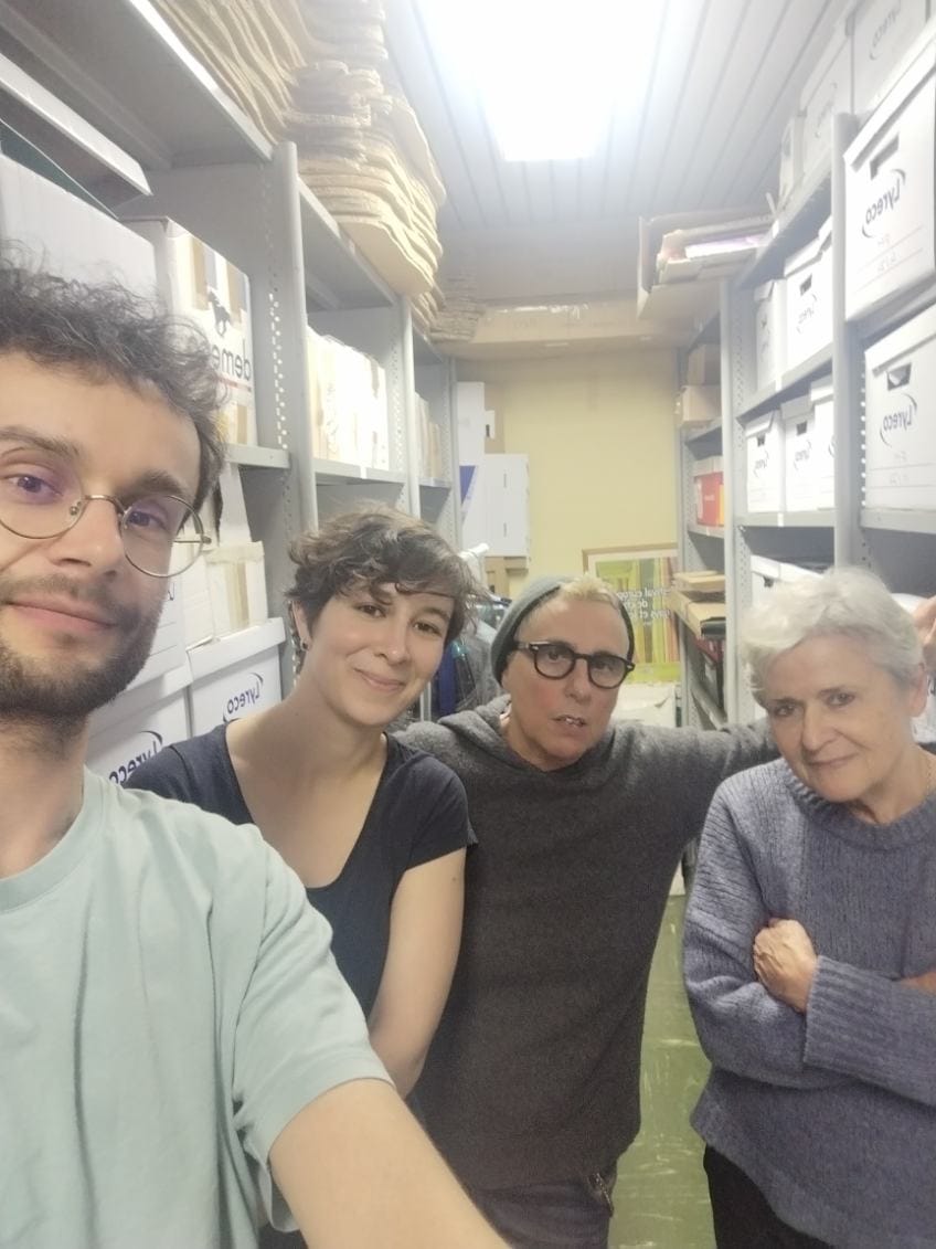 Hier nous avons eu le plaisir d'accueillir la philosophe Geneviève Fraisse dans notre local et nos réserves d'archives. L'occasion d'une passionnante discussion sur les archives féministes. ✨ 
N'hésitez pas à consulter ligneesfeministes.com : une sélection d'archives par GF.