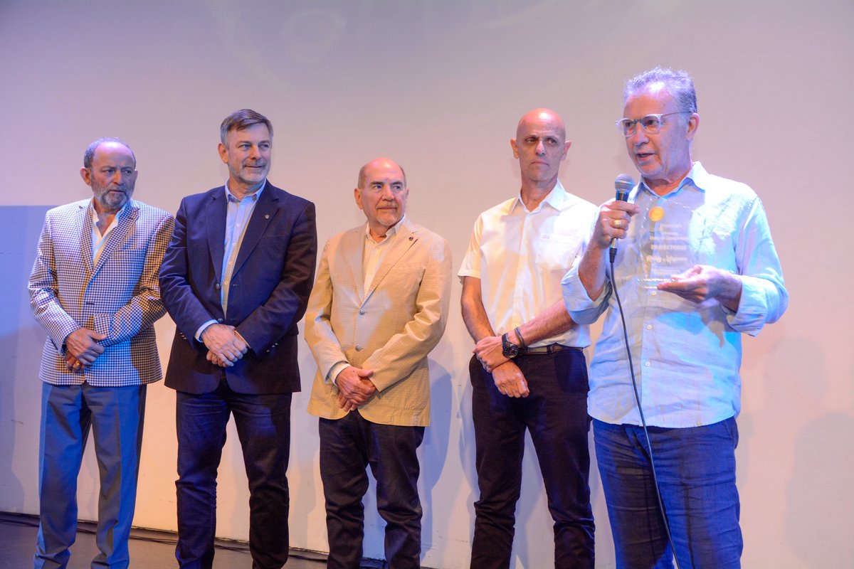 javierpretto's tweet photo. 🏆 El @CPDCBA  organizó la 44º edición de los premios "Córdoba, Cuna de Campeones", donde los y las periodistas de la provincia eligieron a lo más destacado de nuestro deporte en el 2023.

¡Gracias por la invitación y felicitaciones para todos! https://t.co/P6uBqundbL