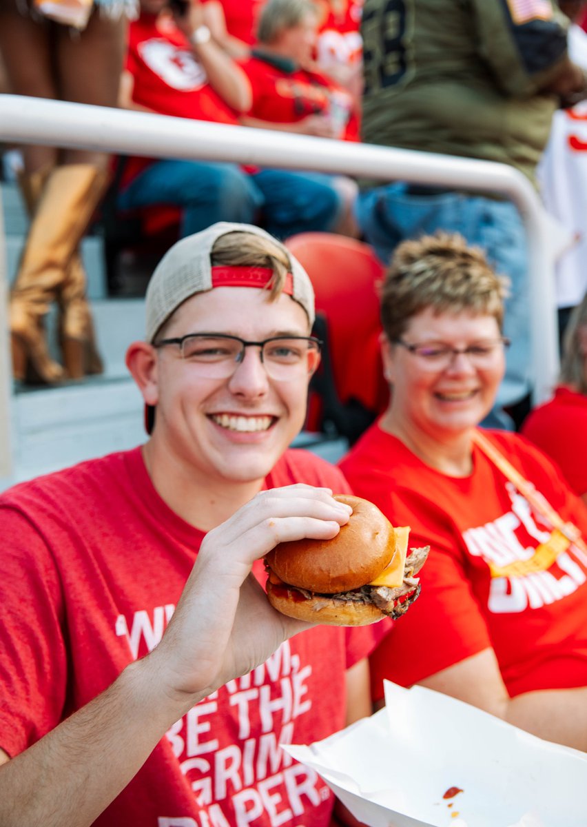 ArrowheadEats's tweet photo. Happiness is… a Pulled Pork Sandwich from @CraftSmoak 😄 Coffee-brined pulled pork is piled high on a toasted brioche bun with pickles and your choice of OG or Spicy Barbecue Sauce. Find it in section 316! https://t.co/DHSgY3Izly