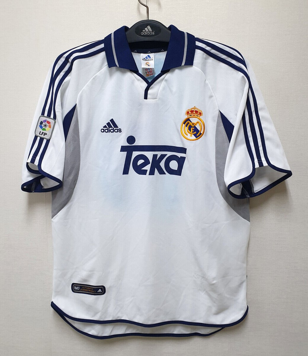 OficialSala12's tweet photo. Quem é o primeiro jogador em quem você pensa ao ver essa camisa? https://t.co/vSwKgiE32B