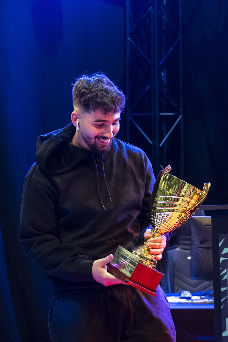 meshxnn. tweet media