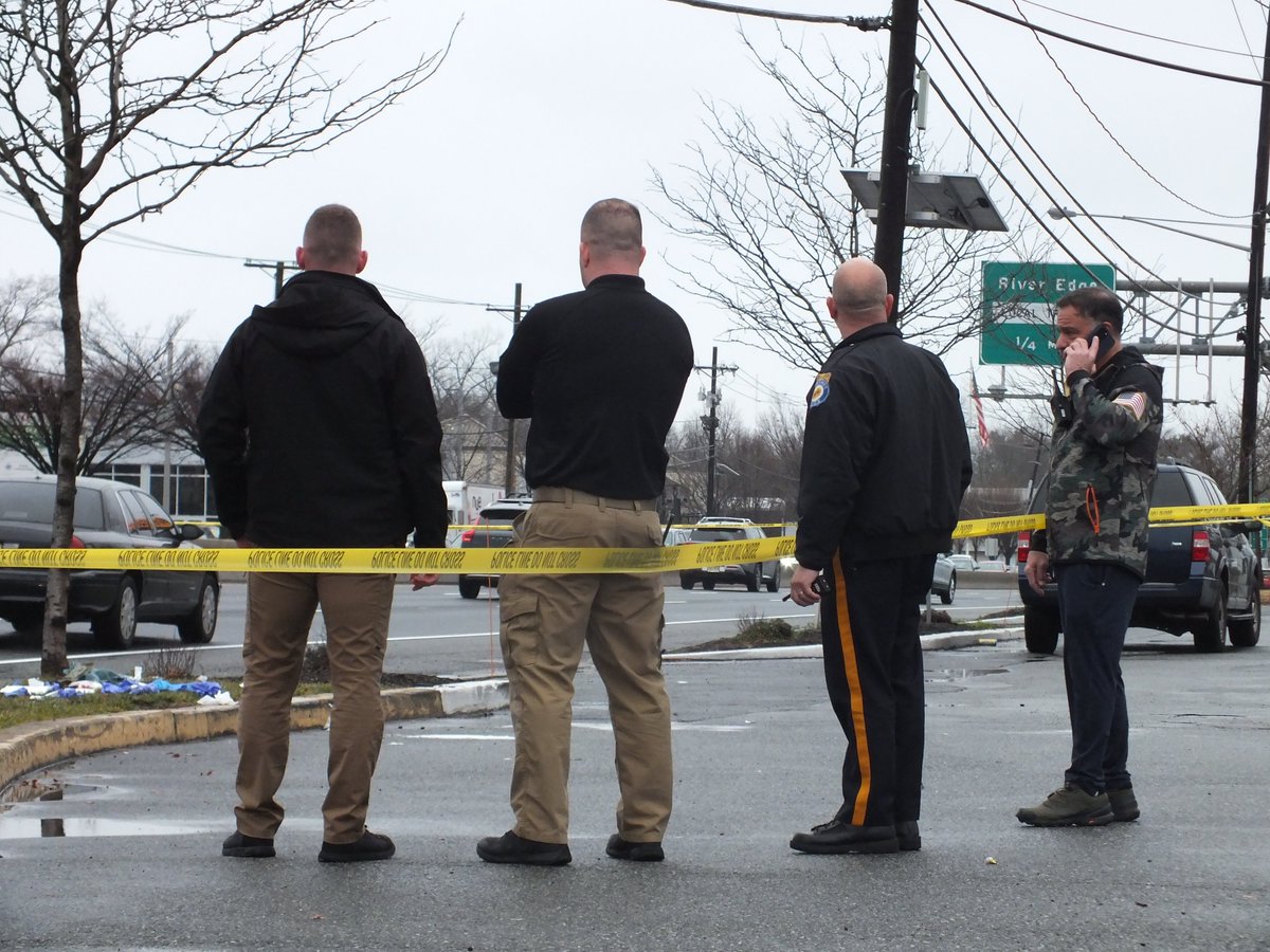 Road rage incident leads to stabbing on busy highway in Paramus.  #Paramus #Route4 #Stabbing #ParamusPD  #ParamusPoliceDepartment