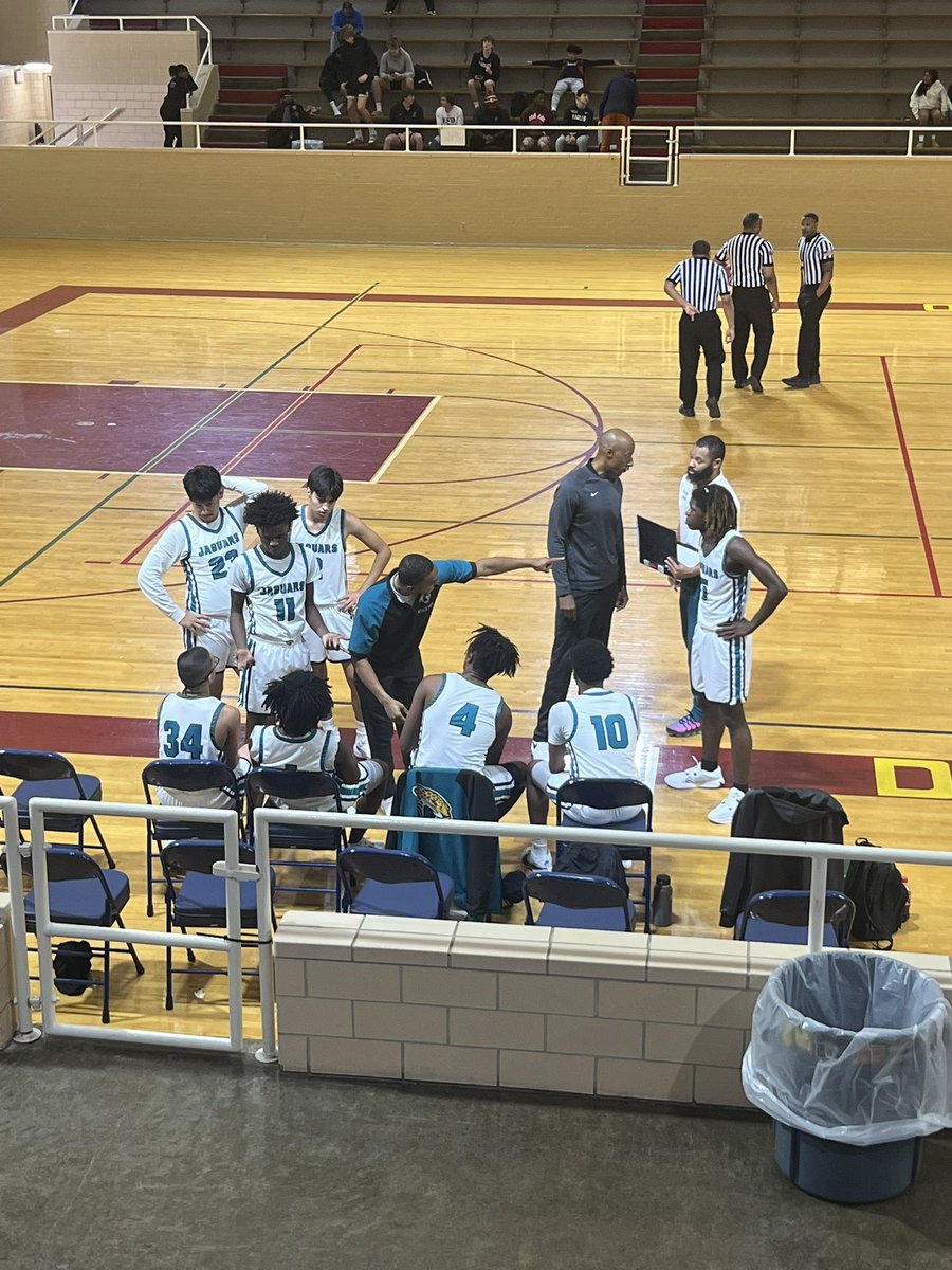 MolinaFootball's tweet photo. Jaguars in action at the Dallas isd holiday tournament holiday tournament! Go Jags! @dallasathletics @Coachbru3 @JacobNunez27 @MolinaHigh @RecruitMoJags https://t.co/3hyYkrWauX