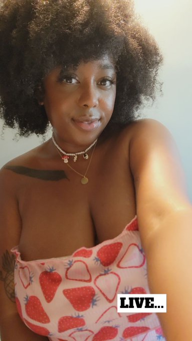 Watch ✨️ Dutch Coco ✨️is Home's leaked NSFW photo on TwXstars