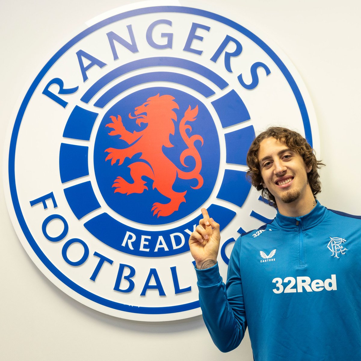 RangersFC's tweet photo. 📝 #RangersFC are today delighted to announce the loan signing of @Silva_Fabio from @Wolves to the end of the season, subject to international clearance.

All the info 👇