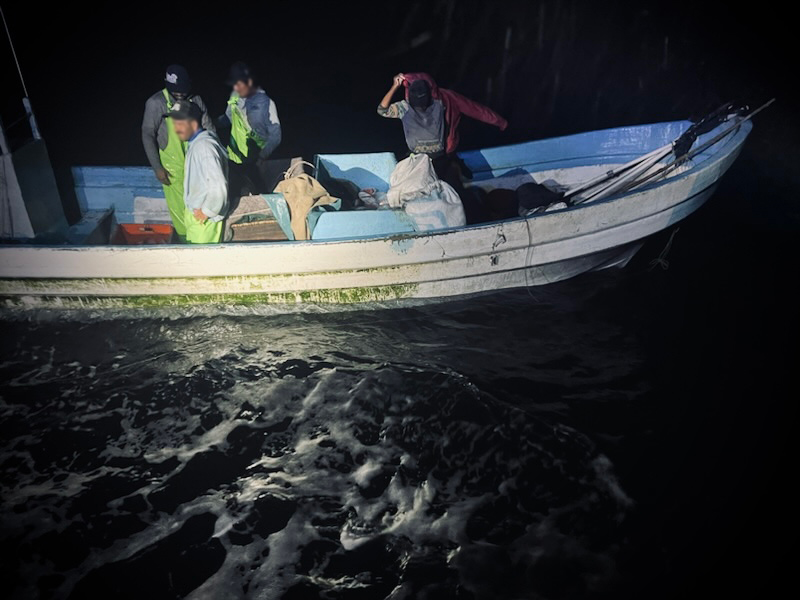 USCGHeartland's tweet image. A @USCG Station #SouthPadre Island law enforcement crew in coordination with a Coast Guard Air Station #CorpusChristi aircrew interdicted two lanchas with over 450lbs of fish, longline gear, and gill nets.

The 9 fishermen on board were transferred to @CBP for repatriation.