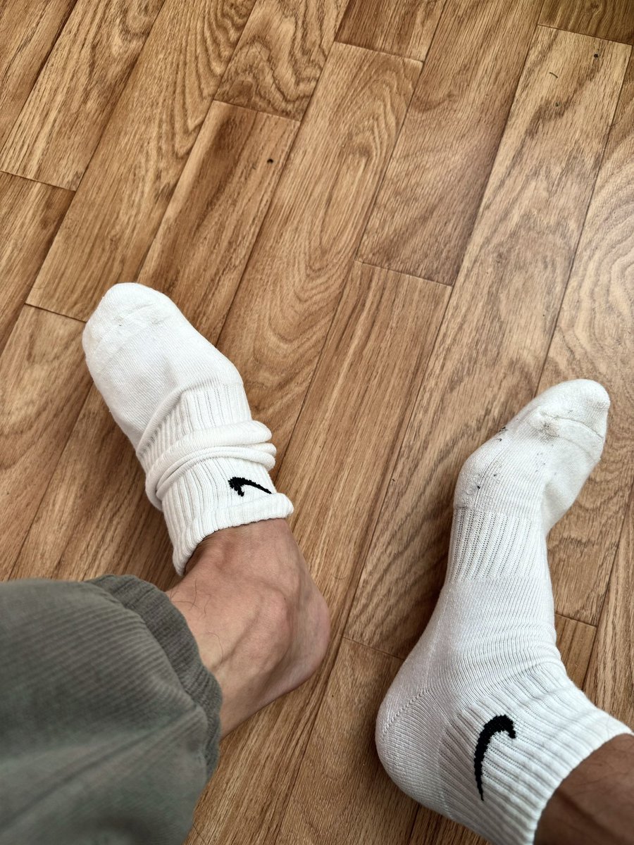 下车下车 tweet media