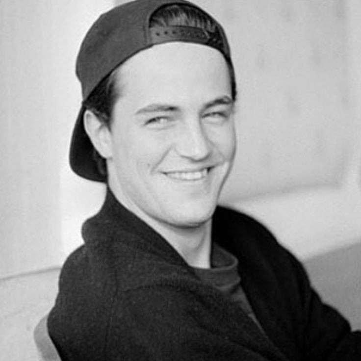 ClubeBing's tweet photo. Matthew perry https://t.co/hkzaJJooA0