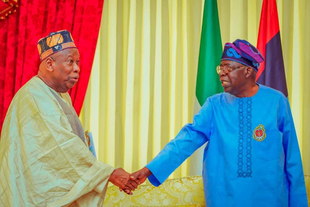 voiceofnigeria's tweet photo. NEWS FLASH:
The National Working Committee of @OfficialAPCNg, led by National Chairman Umar Ganduje, visited President Bola Ahmed Tinubu @officialABAT in Lagos state. #APCLeadership #PoliticalVisit https://t.co/a1lDKeEdvK