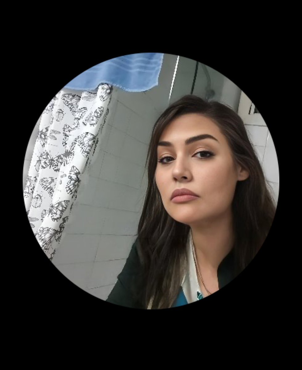 TheGIF00's tweet photo. @DerFekka Que tú con tu selfi de cuarto de baño digas eso… https://t.co/U2NXzDNBIe