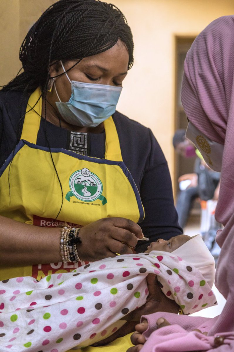 Rotary's tweet photo. This season, give the gift of #Rotary to communities worldwide. A small gift to The Rotary Foundation goes a long way in providing polio vaccines and clean water. 

Make a contribution today: https://t.co/TgZPSpvrzr https://t.co/nya2Q5bqs7
