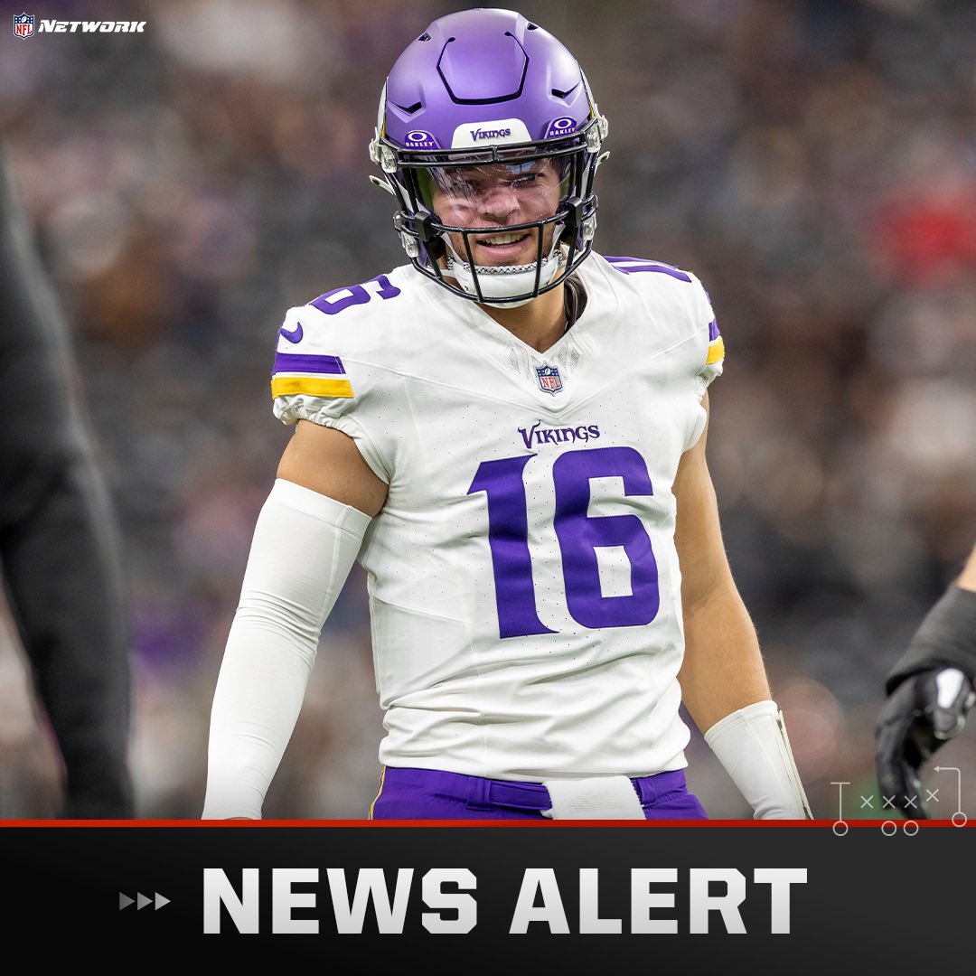 TomPelissero's tweet image. The #Vikings are making another QB change: Jaren Hall will start Sunday night against Green Bay, per me and @RapSheet.

With playoff hopes on the line in a primetime rivalry game, Minnesota is giving the ball to the rookie from BYU.