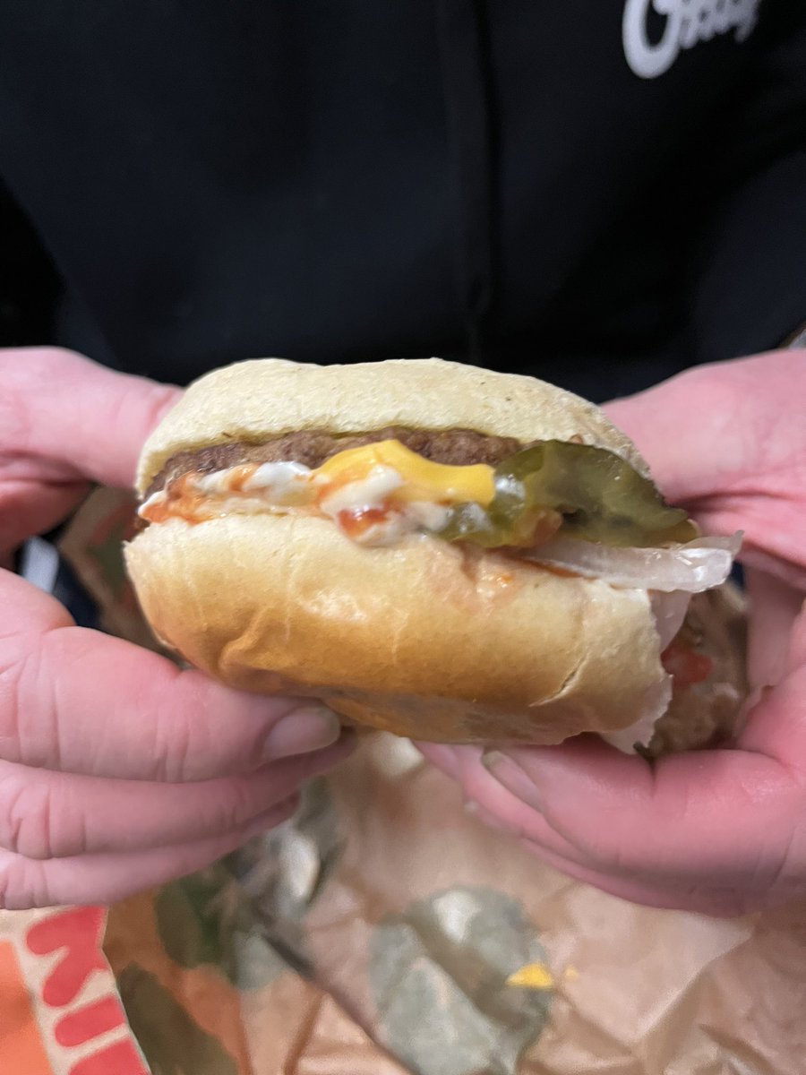 louisamaeb's tweet photo. @BurgerKingUK is this now a Whopper ? Sad times https://t.co/ir7XqeHdAj