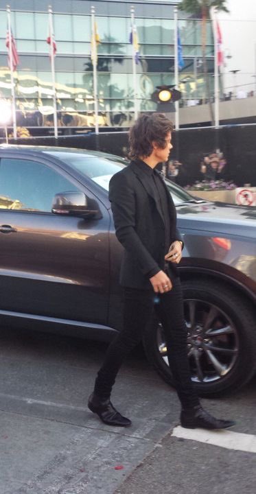 evrsincelwt's tweet photo. larry au | sᴜᴍᴍᴇʀ ʟᴏᴠᴇ 
»»————-　★　————-««

Faltando um mês para o seu casamento arranjado, Harry decide viajar para Jamaica com seus amigos para esquecer um pouco da sua realidade.

Ou onde ele se apaixona por um surfista que muda sua vida completamente. https://t.co/mmSPMmWdDE