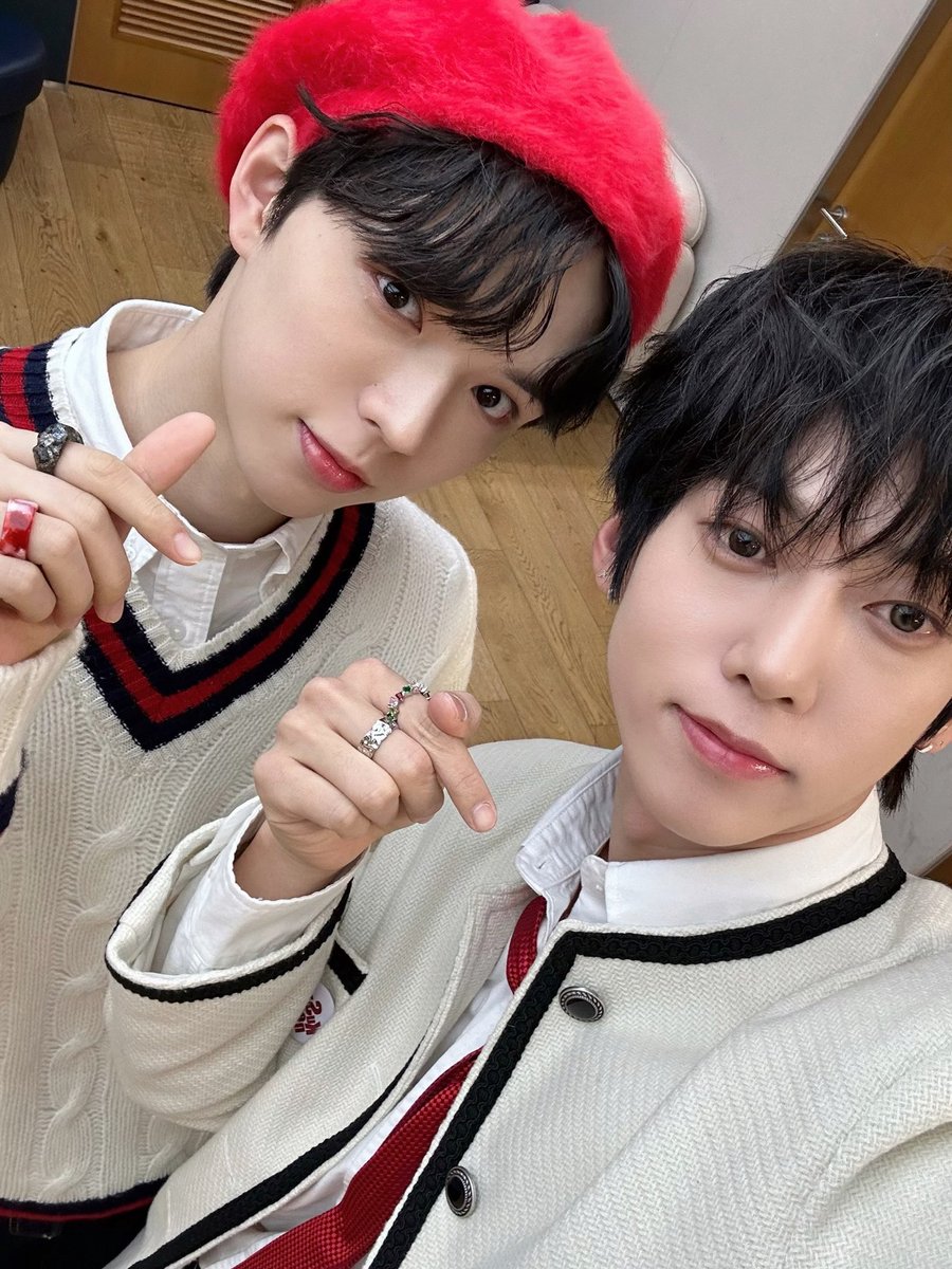 NaKamden_FR's tweet photo. ★ | TWITTER | 28.12.2023

› SPECIAL RELAY DANCE 2023

#NAKAMDEN #나캠든개론 #나캠든
#앰퍼샌드원 #AMPERSANDONE https://t.co/5ILbOpE0TL