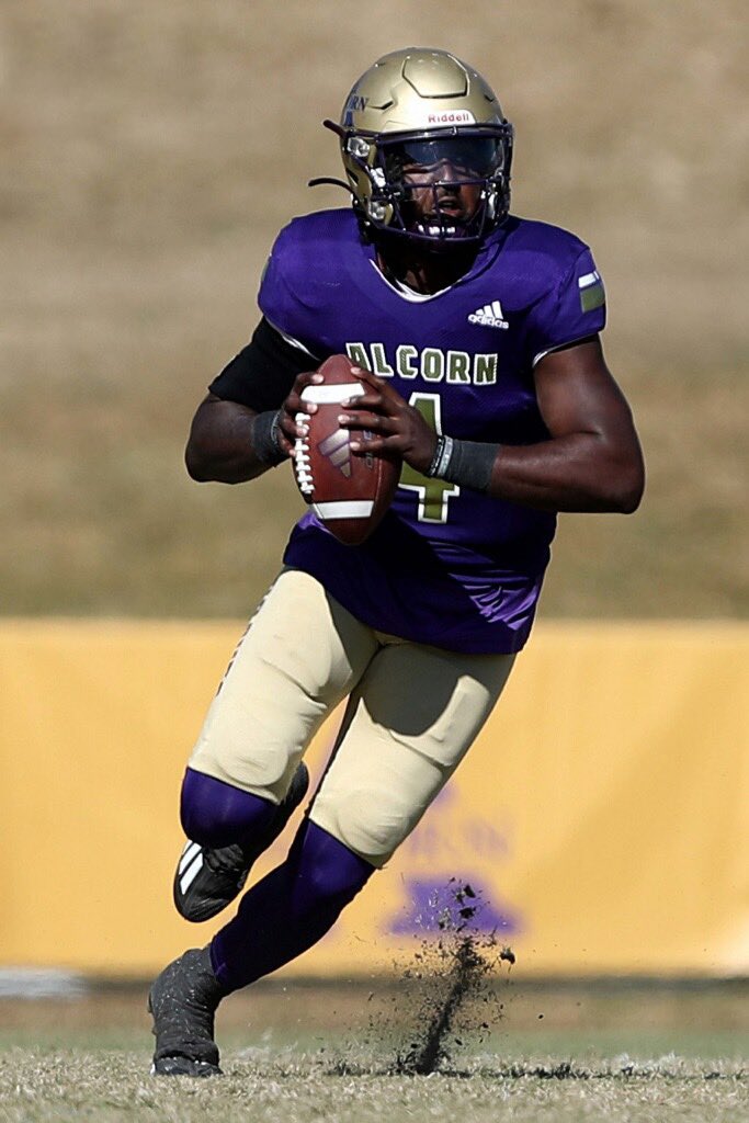 IceyAaron's tweet photo. 🚨Senior year tape below 🚨
2024 NFL Draft eligible QB
 https://t.co/q0RWmqI4AY https://t.co/CSQ0GixEBk
