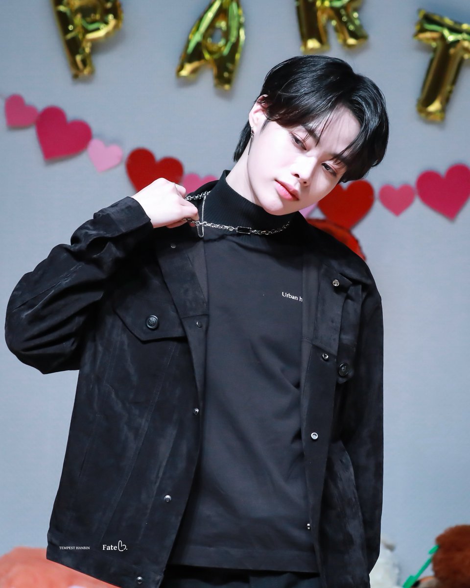 Fate_119's tweet photo. 231022 HQ 

''My Demon''

#한빈 #HANBIN #냥아기_후비 
#템페스트 #TEMPEST #TPST #나의햇빛비타민 https://t.co/6BttQx4cwK