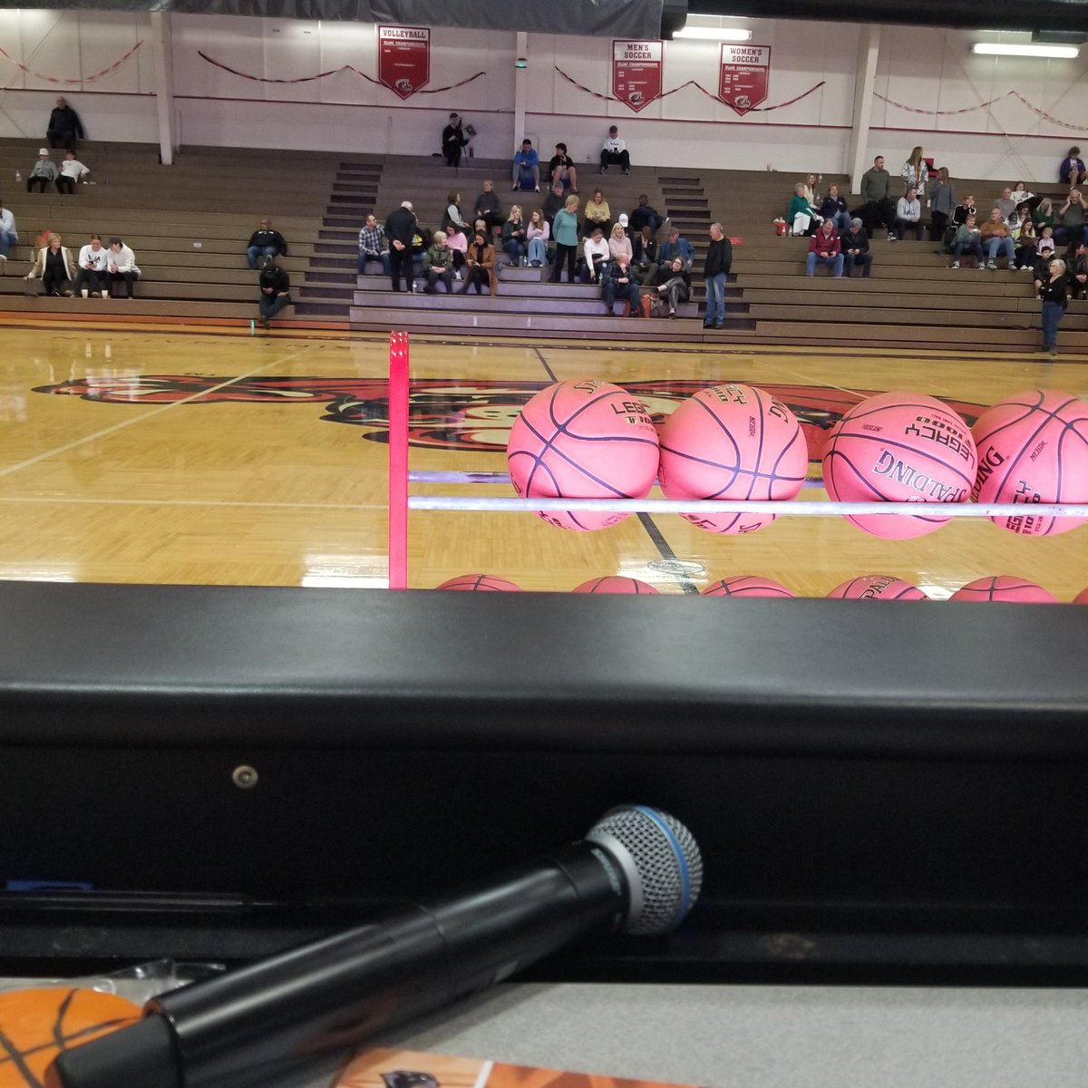 At halftime of my first game of the day at @CVCSTL Lafayette leads Wentzville Liberty 31-29. John Renken has 14 for the Lancers.