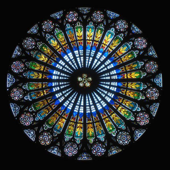 infozone3's tweet image. Vitraux de la rosace de la cathédrale Notre-Dame de Strasbourg, œuvre d'Erwin von Steinbach