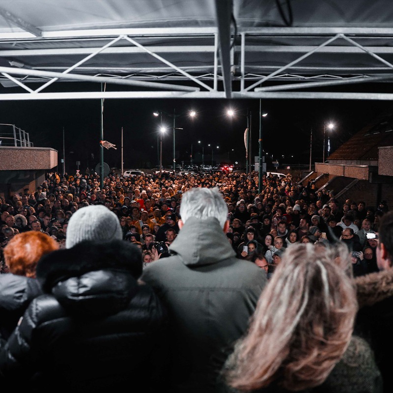 BCMBasket's tweet photo. 𝗨𝗡 𝗩𝗜𝗕𝗥𝗔𝗡𝗧 𝗛𝗢𝗠𝗠𝗔𝗚𝗘 🧡

Tellement d'émotions ce soir pour ce dernier au revoir à Sportica 🏠

Merci à vous d'être venus si nombreux, votre soutien est incroyable et nous en avons tellement besoin 🫶🏻

Quelques photos de la soirée juste ici ⤵️

#TousBCM
