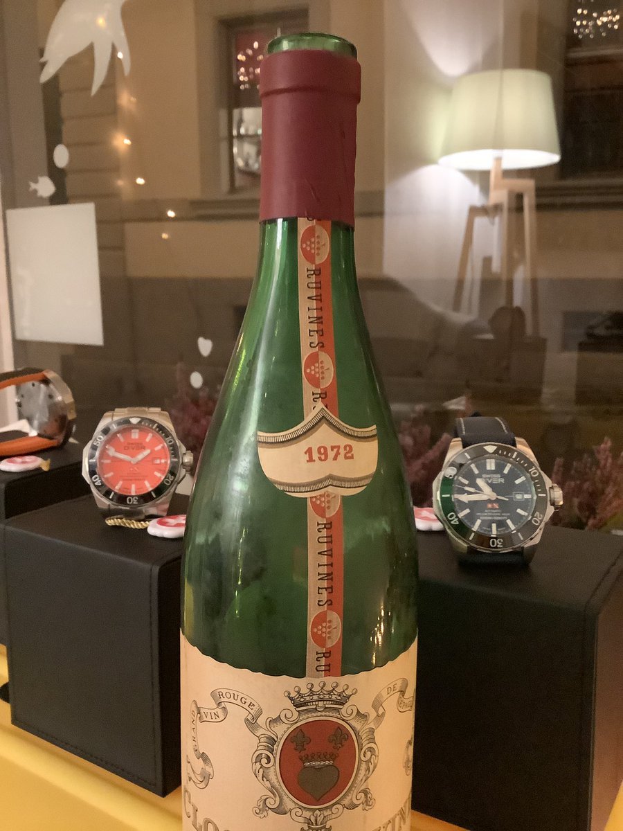 SwissD1VER's tweet photo. When clients become Buds

Marc bought one of the first D1VER‘s

He’s a mad keen sailor, but loves his ‘handsome chunk of cheek’. More than his @Rolex, or so he says ;)

Dropped in tonight celebrating his B’day, so I cracked a bottle of Cully’s finest  #Switzerland #Watches 🇨🇭🤿 https://t.co/RkirfCu56A