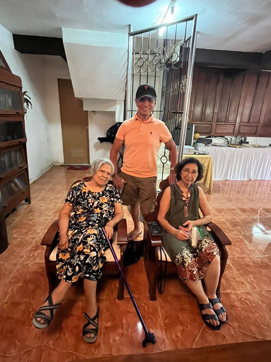 lolanadan's tweet photo. Breaking bread at the ADAN home in Alitagtag, Batangas, thanks to the generosity of Tita Eva Adan Adaya, her children &amp; grandchildren 🙏🙏🙏 https://t.co/vO6haJq7Pt