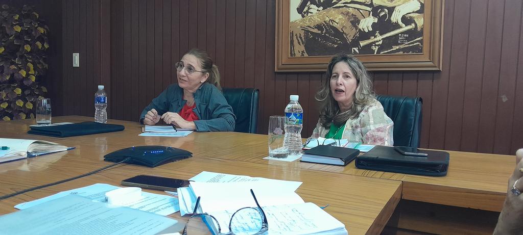 MaryCRojas1's tweet photo. Se desarrolla videoconferencia con direcciones generales de educación de las provincias, con la presencia de la Vm del MFP. Aseguramiento de las medidas del gobierno, con énfasis las del sector educacional. #CubaMined @btan0987 @DiazCanelB @MMarreroCruz https://t.co/E32UhlnKpr
