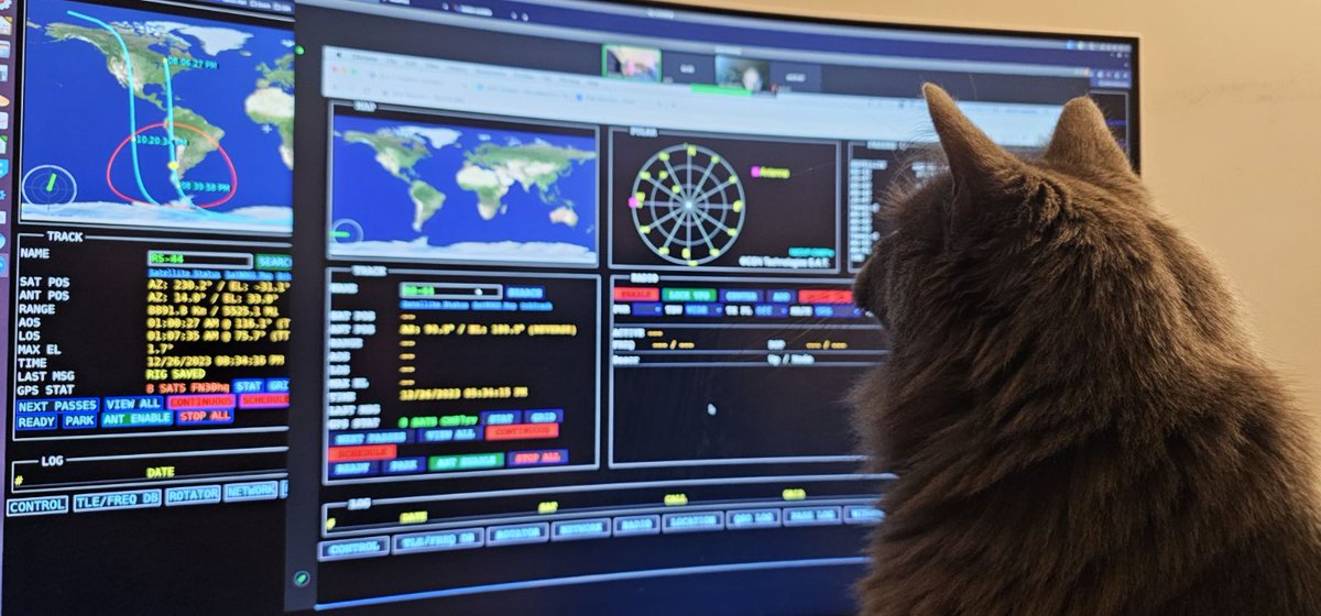 CsnTechnologies's tweet photo. This gives new meaning to CAT control. Even the cat knows how to use the CSN SAT Tracker. #amsat #arrl #catcontrol https://t.co/ACzBbqdJlo