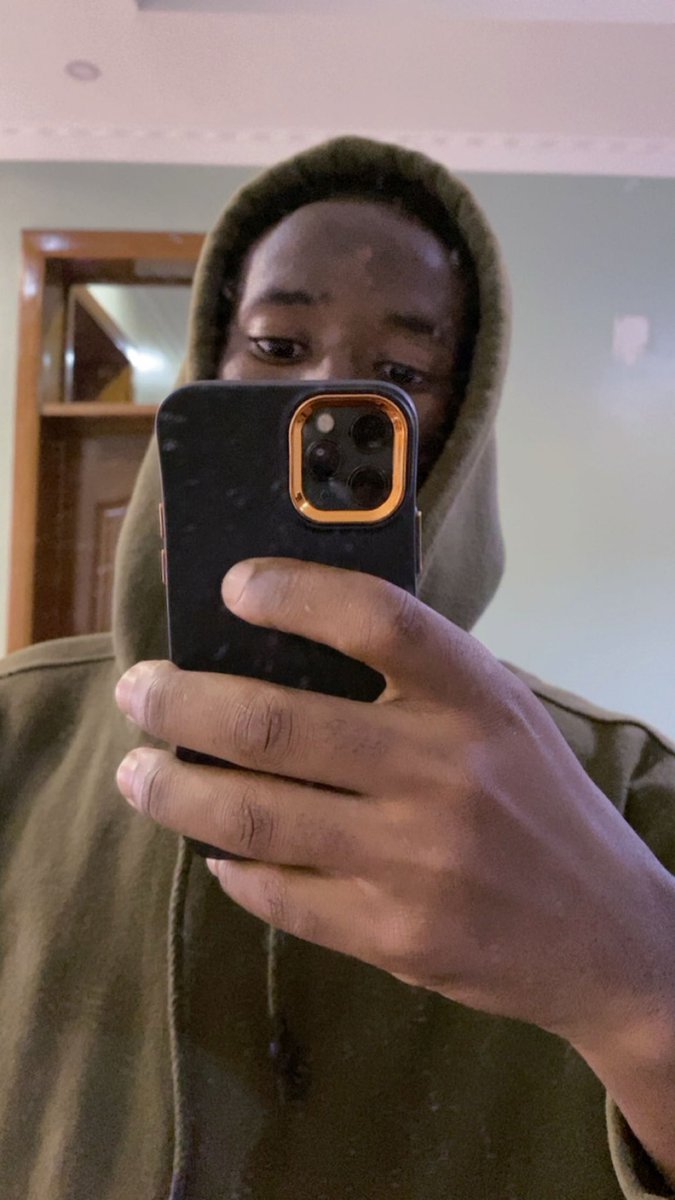 AlvinCoder's tweet image. Closing the code files and shutting down another year. 🚀🖥️ Reflecting on the lines of both code and life, each keystroke shaping a unique chapter. Here&apos;s to the syntax of memories and the algorithms of growth. 💻📸 #CodeAndCapture #YearEndReflections