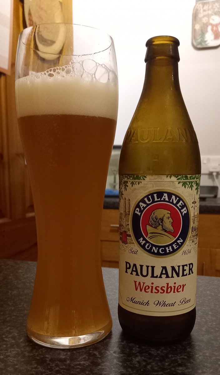 craig1scotty's tweet photo. #Paulander one of my favourites #German #craftbeer banana, little pineapple delish 5.5% #Munich #WheatBeer #supportcraftbeer 🤤🍻 https://t.co/u4lRXJLLXN