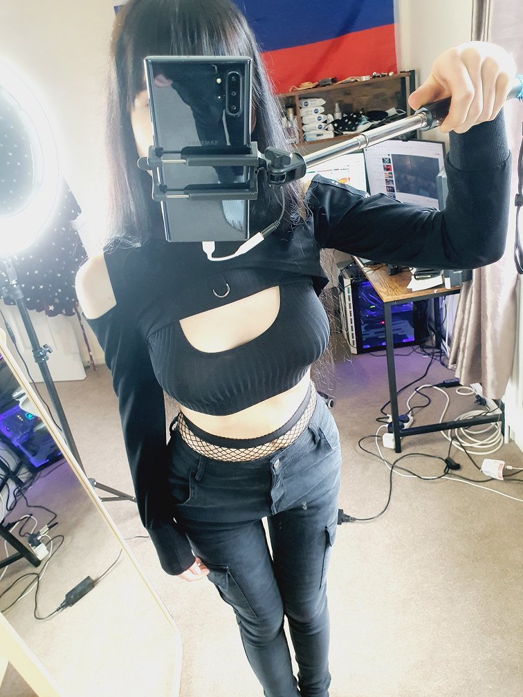 The_Bunny_Doll's tweet photo. gonna get back down to this size so i can be easily picked up and thrown around :3 https://t.co/VLIYAdZwyG