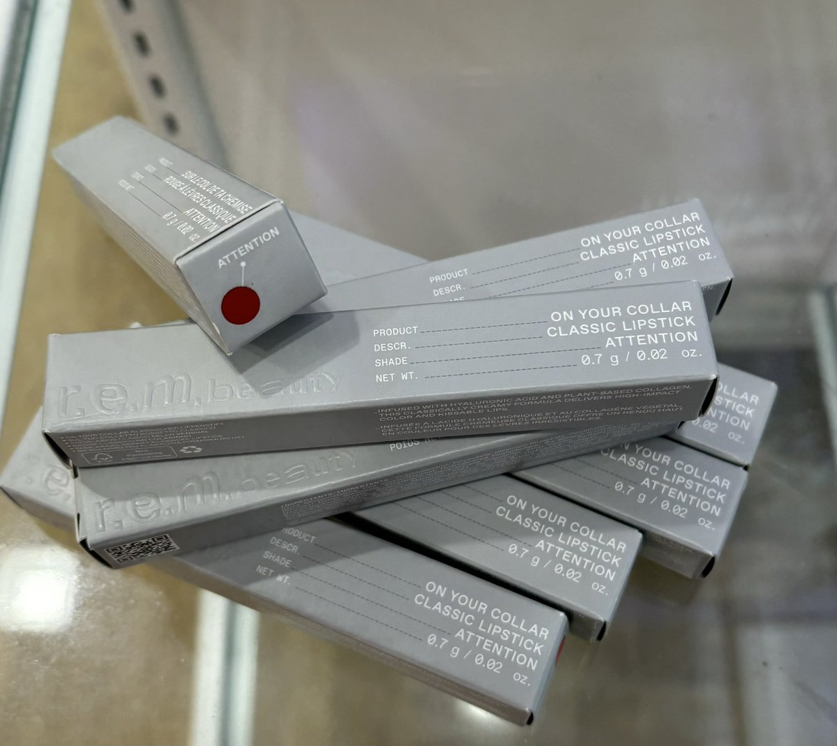 i couldnt resist…

enter to win a classic lipstick in “attention” to celebrate AG7!

To enter:
❤️ Reply #AG7IsComing
❤️ Follow me
❤️ Retweet

seven winners will be chosen on Jan 7th! 💋
Open internationally!