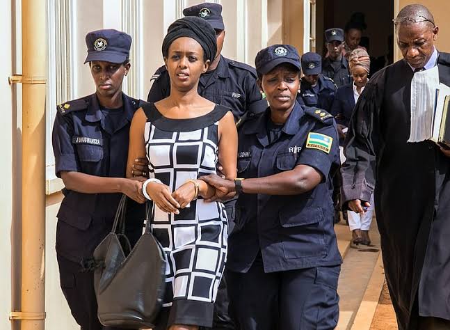 sholard_mancity's tweet photo. If u condemn Kagame brutality u won't pass without liking this 
tweet ❤️
This is Rwanda s opposition leader .❤️
She was arrested and jailed because she was vying for the presidency and kagame felt she might win 🇷🇼
Let's speak up for the people of Rwanda 🇷🇼 https://t.co/GBXY6ALL9h