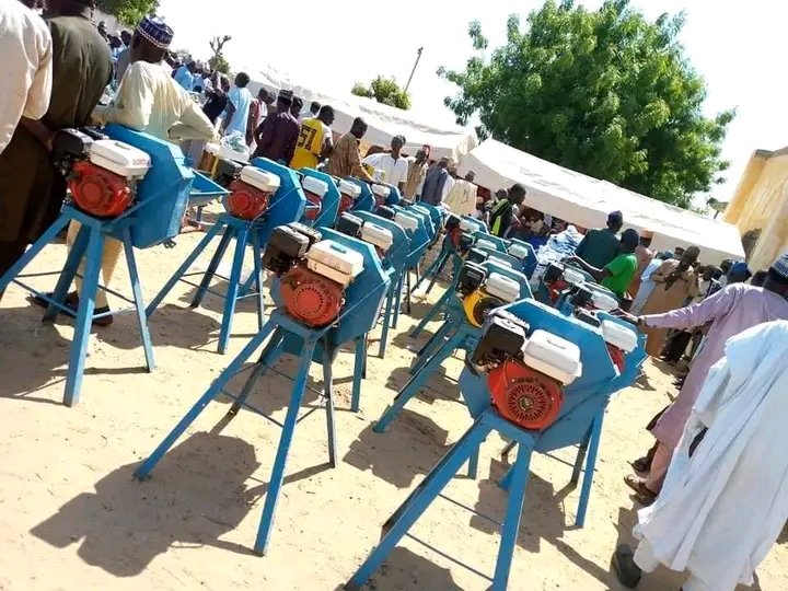 Naimyandoma's tweet photo. Alkhairi Mai Hana Mugun Suna 😄✌️

Alqalumman Tarihi basu bar mana wanda ya Kai koda rabin ka ba Jagora, Sanin kowa ne kuma Tarihi baya tausayin kowa, abinda ka ajiye shi zaka bar ma Yan baya.

Kada a Shafa'a dai Al-ummah, Bayan Rt. Hon. Abubakar Yahaya Kusada FNIQS https://t.co/8jTY910Rgx