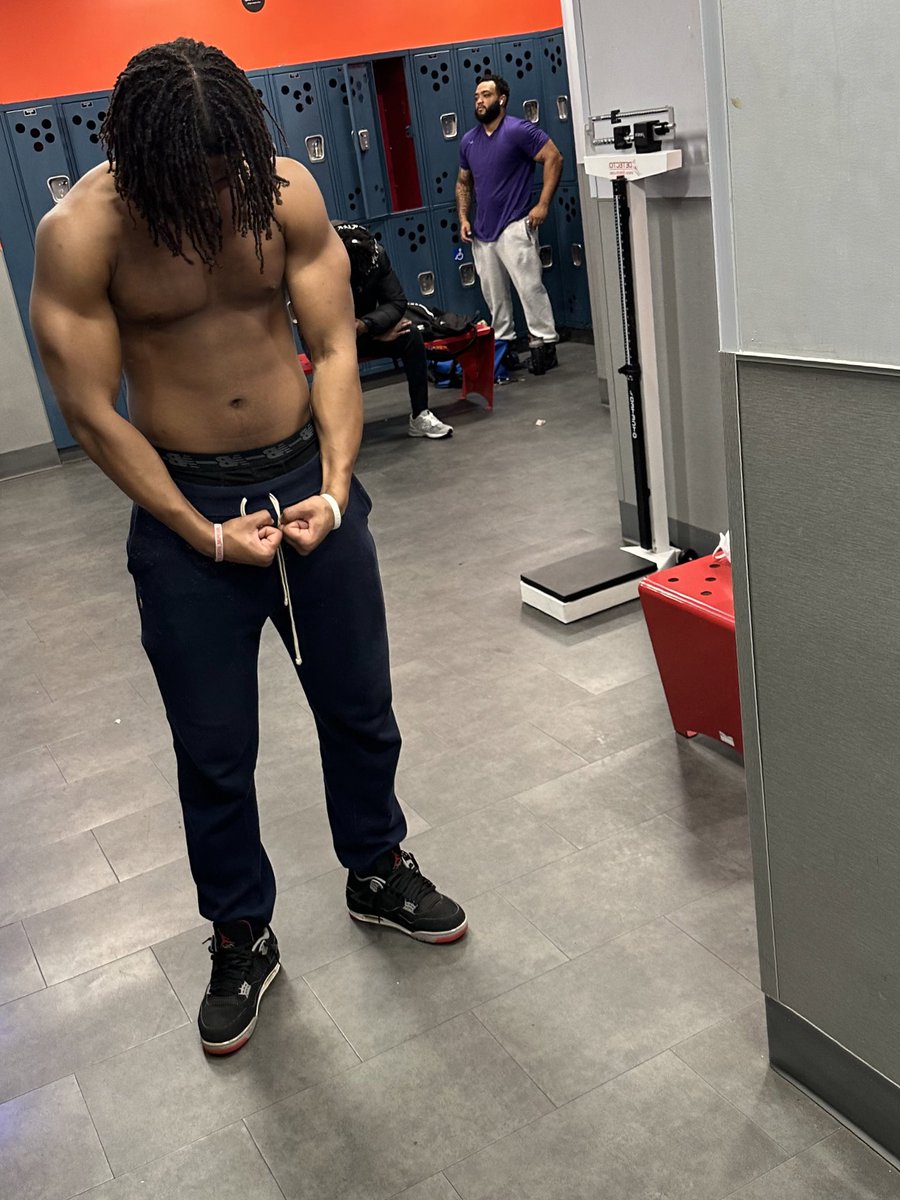 MoDiallo20's tweet photo. 🏋🏾‍♂️🏋🏾‍♂️ https://t.co/9jBTXLEByc