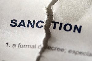 Aidthinktank's tweet photo. How do economic sanctions impact population health and health systems in targeted states? A short thread 🧵 (1/5) https://t.co/TOnZbfE28h
