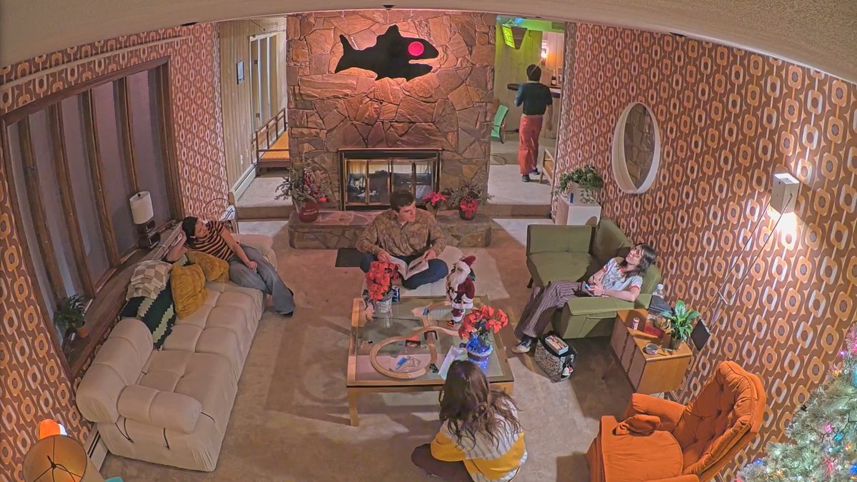 FishtankChud's tweet photo. BRING COLE BACK!
#BRINGCOLEBACK
#fishtanklive #fishtankdotlive #zipp #coletrain #cole https://t.co/bpNnHuuh6d