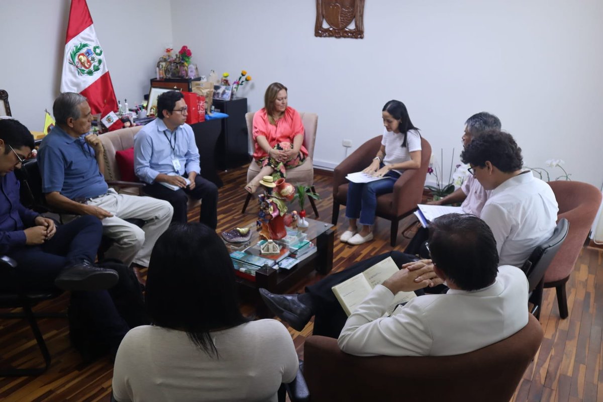 Sigrid Bazán tweet media