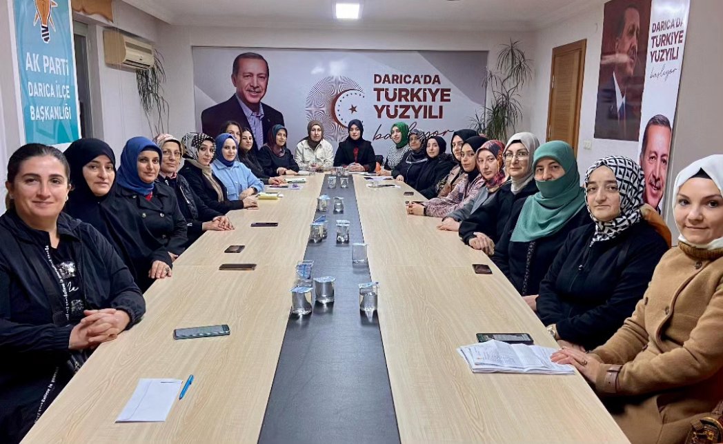 AkKadinDarica's tweet photo. #TürkiyeYüzyılı için Daha İleri..

Ak parti Darıca kadın kolları olarak;
Haftalık olağan toplantımızı, ilçe kadın kolları Başkanımız Selma Gülenç Başkanlığında;
 İl Yöneticimiz Saadet Ergün’ün katılımları ile gerçekleştirdik.

Toplantımız hayırlara vesile olsun.. https://t.co/G5l0fiF1XR