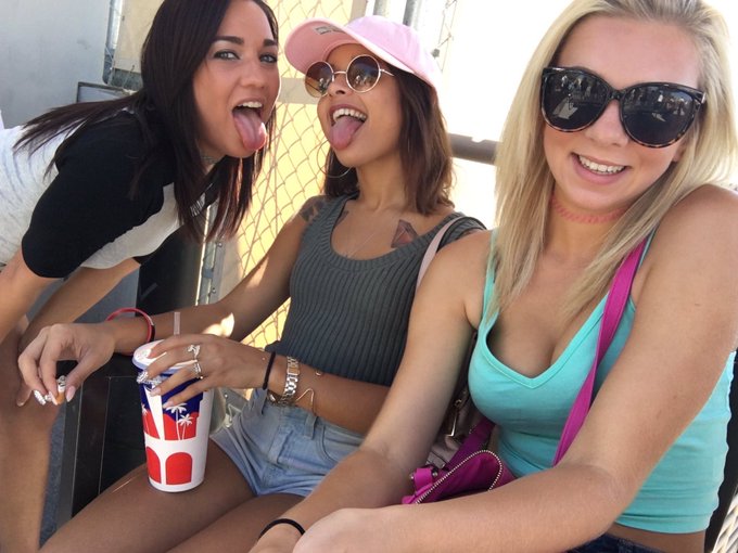💔💔  @xxxAmara @tiffanywatsonx https://t.co/YFqX1TjB9V<a class="tags" href="/tag/xxxamara">@xxxamara</a><a class="tags" href="/tag/tiffanywatsonx">@tiffanywatsonx</a>