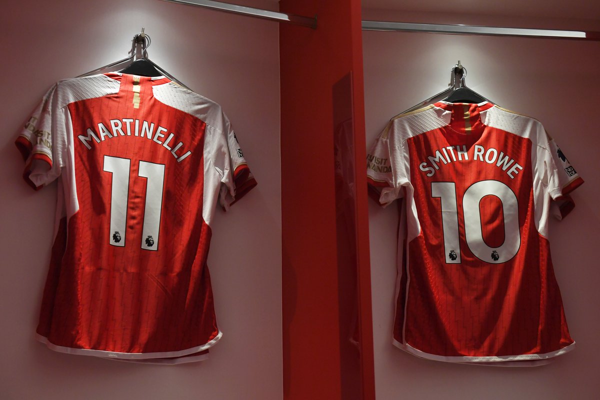 Arsenal's tweet photo. In the red corner 🥊 https://t.co/DcYRjcRQ5l