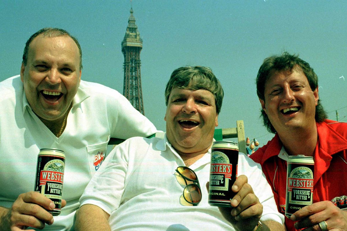 Darts legends went on 36-hour bender which included 12 bottles of champagne on flight 😨 dailystar.co.uk/sport/darts/er…