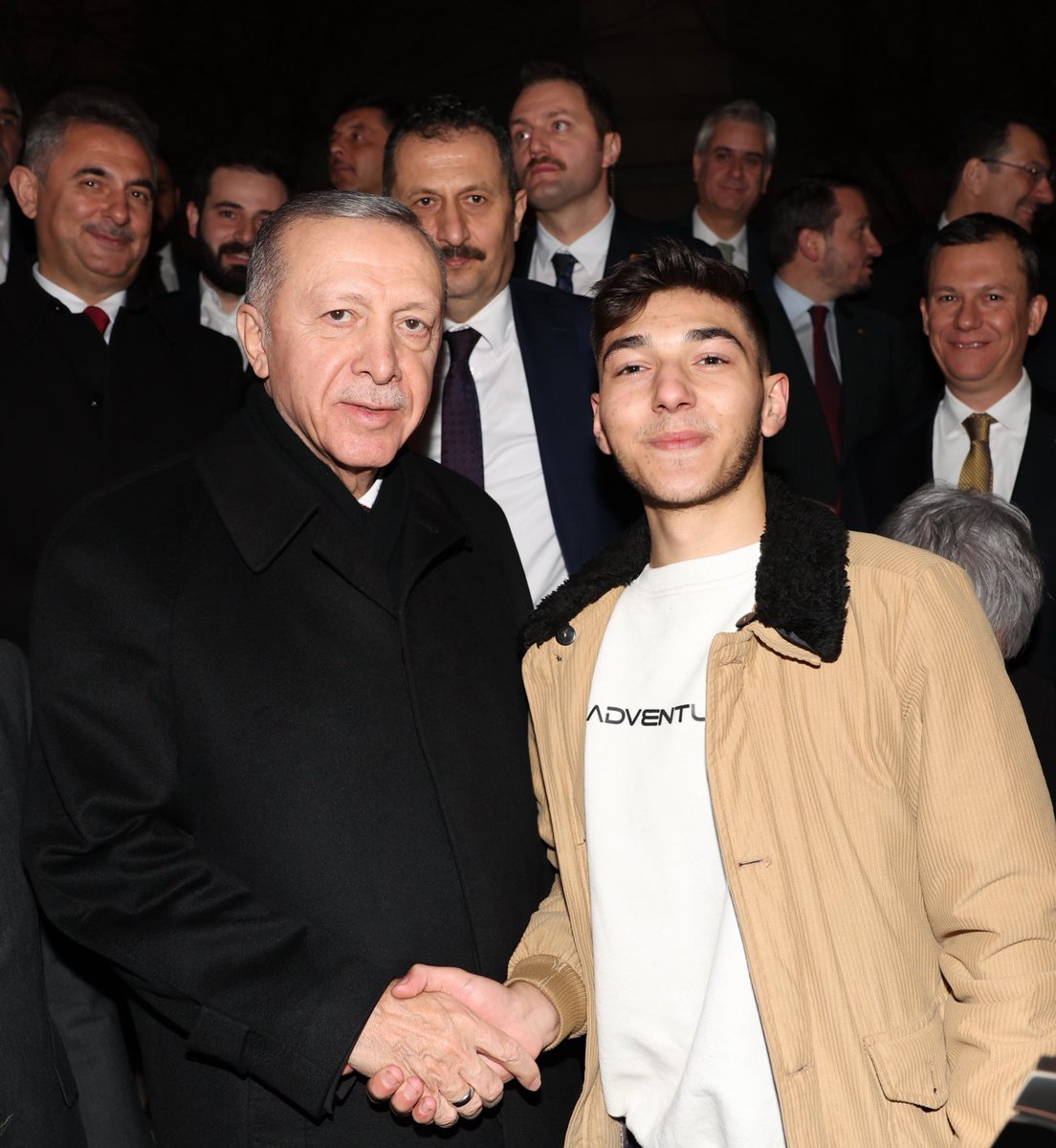 eyupkadirinan's tweet photo. Gençleri asla kırmaz🤍 https://t.co/Dx2KldKOau