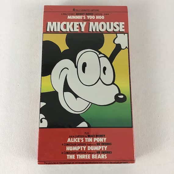 Ani_Mansion's tweet photo. It's all canon now. Happy New Years 2024.
#MickeyMouse #PublicDomain #Copyright #PublicDomainDay2024 #NewYears2024 #NewYearsDay #Disney #DisneyMickeyMouse #SteamboatWillie #PlaneCrazy #TheGallopinGaucho #Mickey #PublicDomainDay #NewYearsDay2024 #NewYearDay #DisneySteamboatWillie https://t.co/1lID2CUJ3m