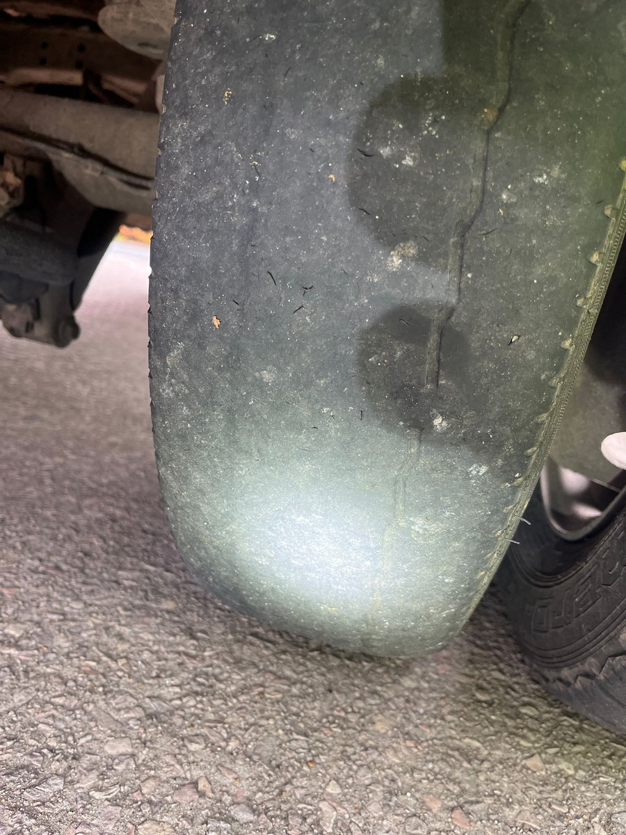 DVSAEnforcement's tweet photo. Our examiners have conducted light goods vehicle checks &amp; discovered several poorly maintained tyres🛞❌

Defects included tread depth below the legal limit &amp; cords exposed, all avoidable with a thorough #WalkAroundCheck 👀 

#CheckTyres

Advice⬇️

https://t.co/0Des478l3y https://t.co/UuO96oJLc5