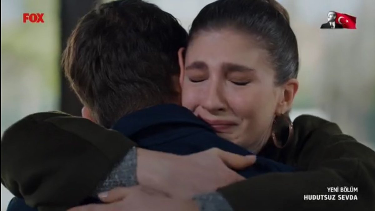 s3vmq's tweet photo. I'M CRYING THEIR REUINUON IS SO PRECIOUS 😭😭🤍🤏🏻
- #HudutsuzSevda 𖧷 #EdMel https://t.co/QA1LguSv7A