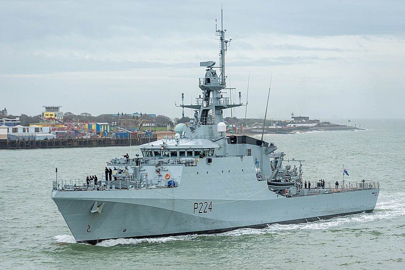 DefenseLrca's tweet photo. "Ameaça à paz na região". Maduro ordena "ação defensiva" após chegada de navio britânico à Guiana
- O "navio de guerra" é um simples navio-patrulha para tarefas antipirataria, antiterrorismo e anticontrabando
#Venezuela #Guina #Essequibo #ameaca #invasao
https://t.co/MBGCleMiO4 https://t.co/aOOfdJyv1W