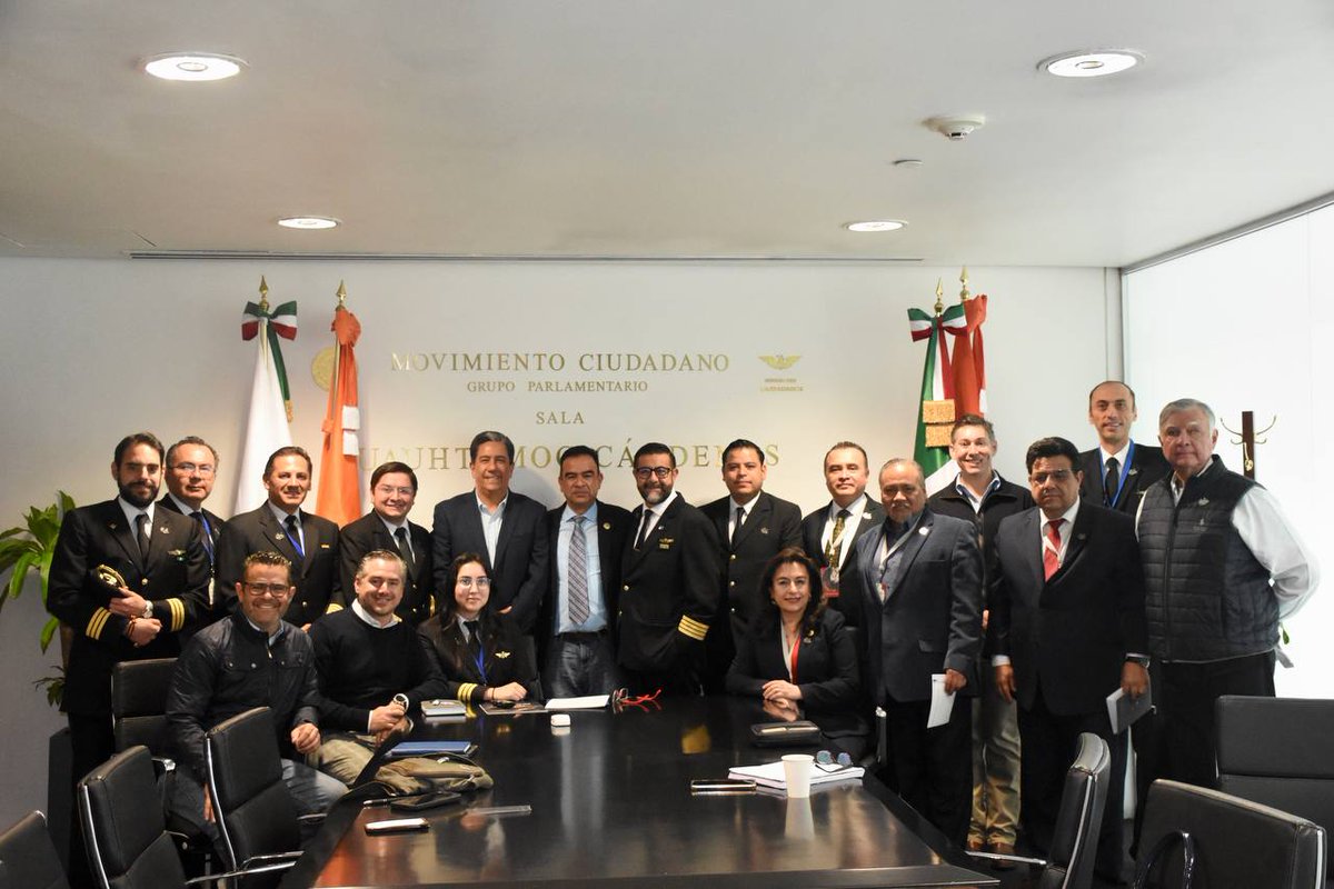 Este año, desde la #BancadaNaranja dimos la batalla contra la militarización del espacio aéreo, por eso mantuvimos una estrecha relación de colaboración con el <a href="/aspaprensa/">ASPA de México</a> y sus integrantes para garantizar que sus condiciones laborales no fueran afectadas.