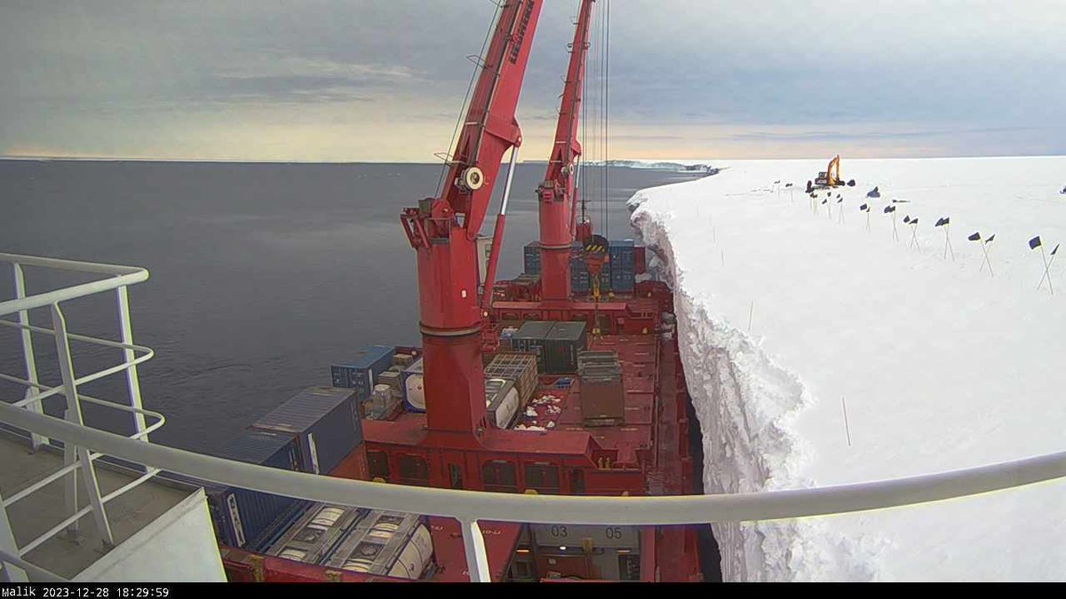 UK_Shipspotter's tweet photo. The “Malik Arctica” at Halley Station, Antarctica. Latest pictures from the ships webcam till 19:29hrs
#malikarctica #royalarcticline #britishantarcticsurvey #atkabay #halleystation #portofharwich https://t.co/9AhX13uvk5